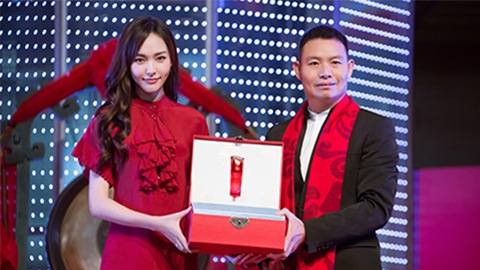 中国美正当红，j9国际站A股上市，引领新时代